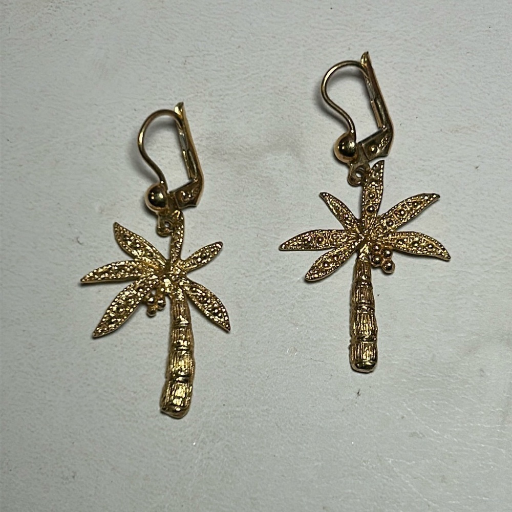 ⭐⭐ Noble Jewelers Gold Earrings⭐⭐